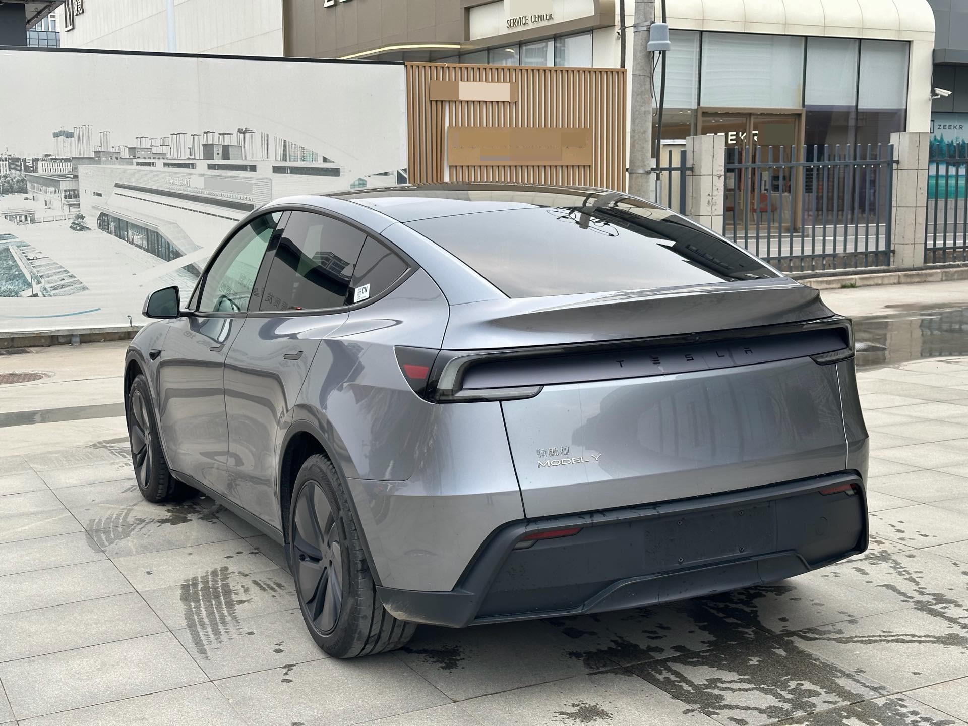 特斯拉 Model Y 2025 汽车图片 #9