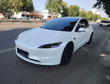 Tesla Model 3 2025 car image 
