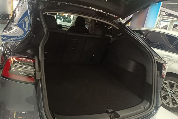 Tesla Model Y 2021 #19 Tesla Model Y 2021 car image #19