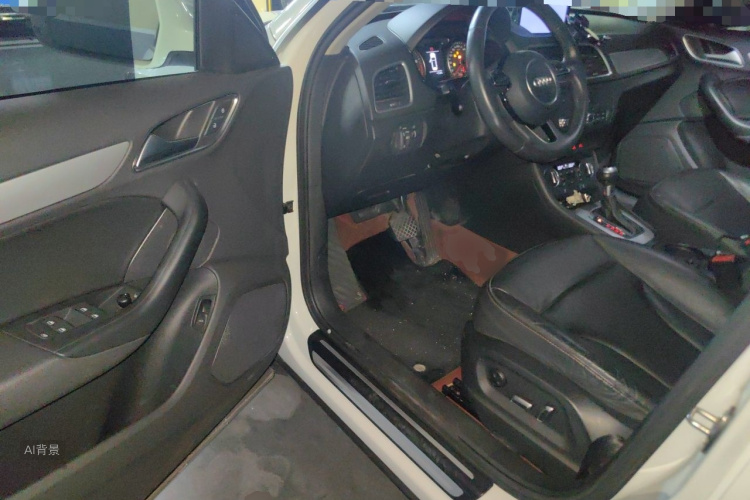 Audi Q3 2018 car image #18