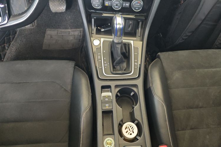 Volkswagen Golf 2015 car image #18