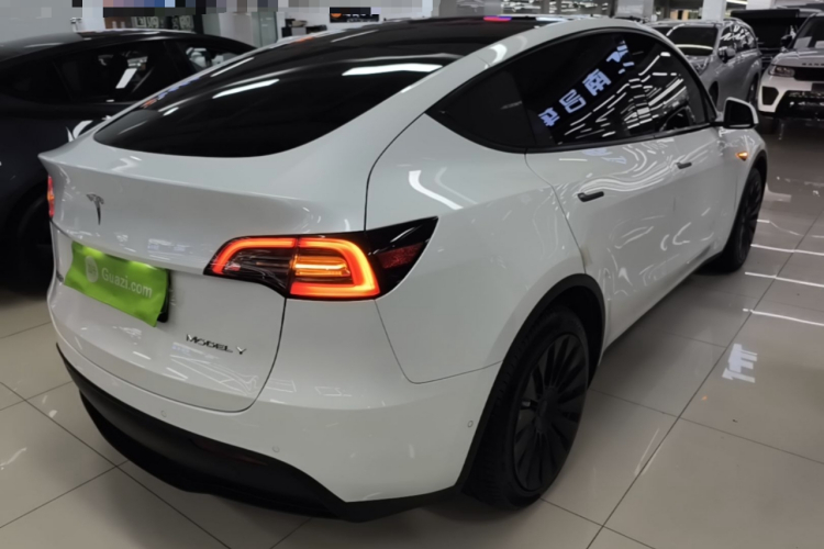 Tesla Model Y 2023 #7 Tesla Model Y 2023 immagine di auto #7