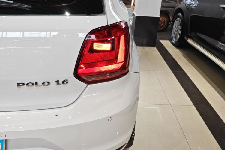 Volkswagen Polo 2015 imagem de carro #8