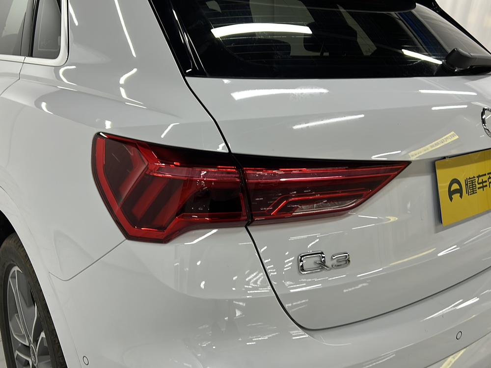 Audi Q3 2025 car image #13
