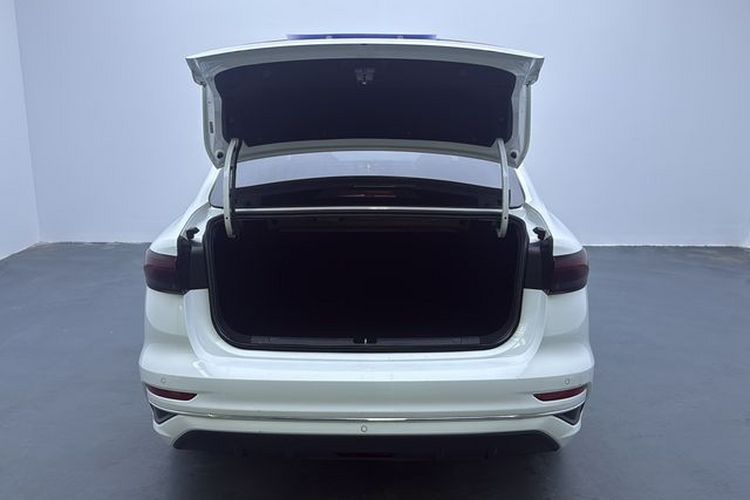 GEELY Emgrand 2023 car image #20