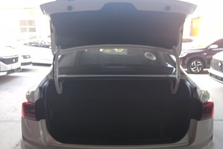 Volkswagen Bora 2021 car image #21