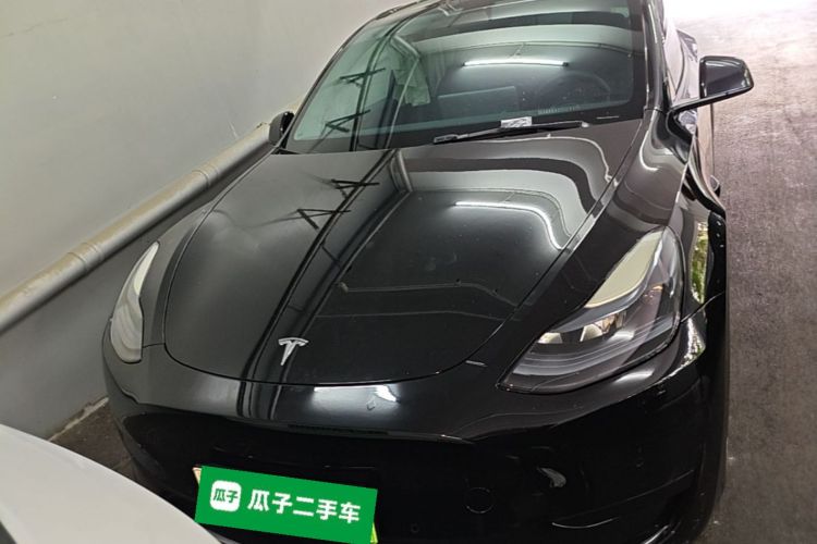 Tesla Model Y 2022 car image #3