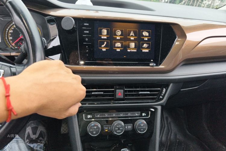 Volkswagen Tharu 2019 car image #15