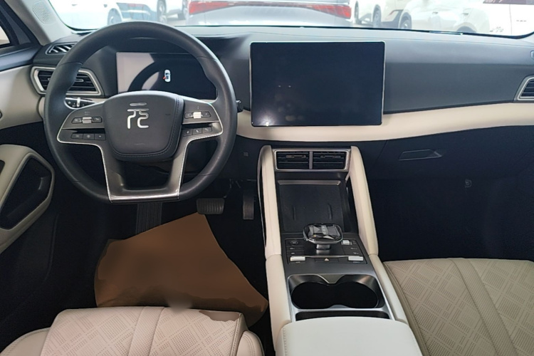 BYD YuanUP 2024 #10 BYD YuanUP 2024 immagine di auto #10