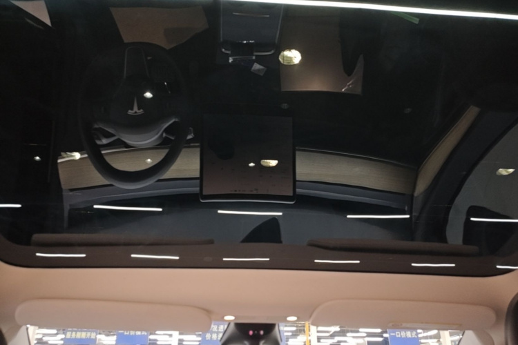 Tesla Model Y 2023 immagine di auto #17