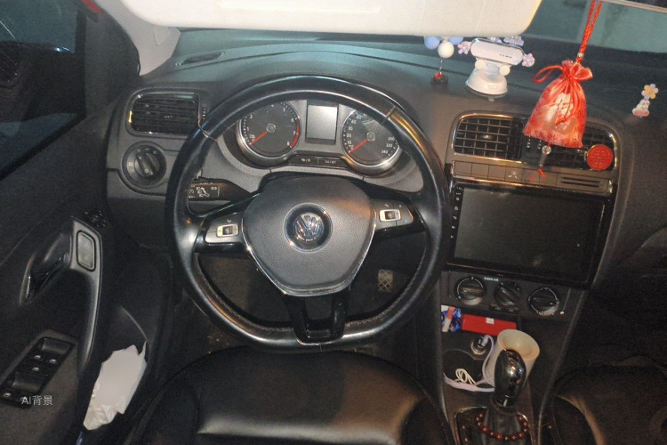Volkswagen Polo 2016 car image #12