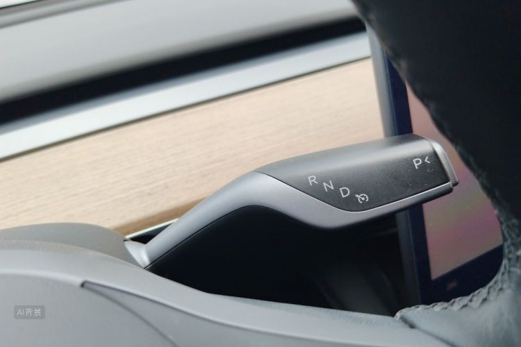 Tesla Model Y 2023 immagine di auto #16