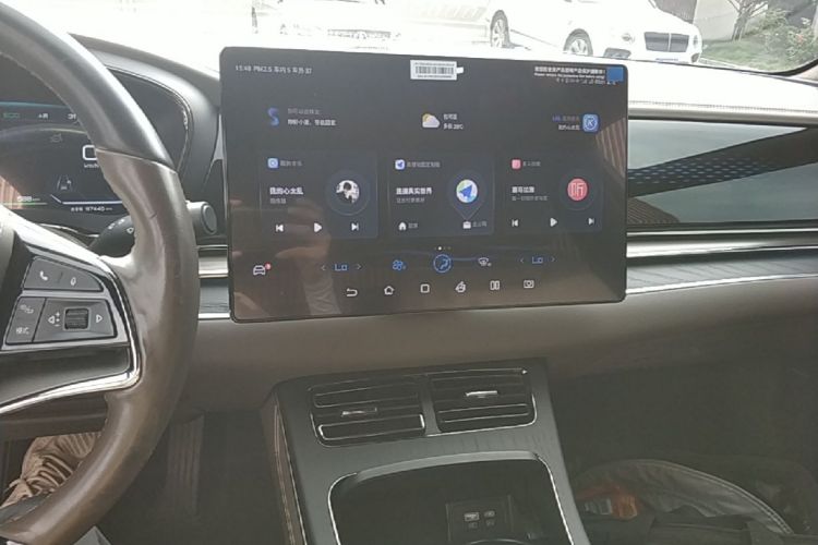 BYD Han 2023 car image #17