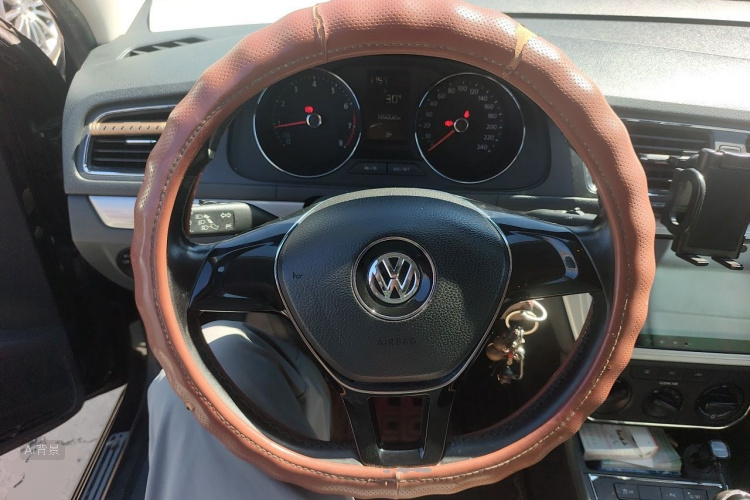 Volkswagen Lavida 2015 car image #12