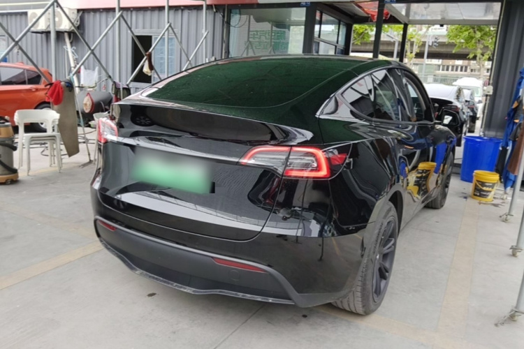 Tesla Model Y 2023 #7 Tesla Model Y 2023 car image #7