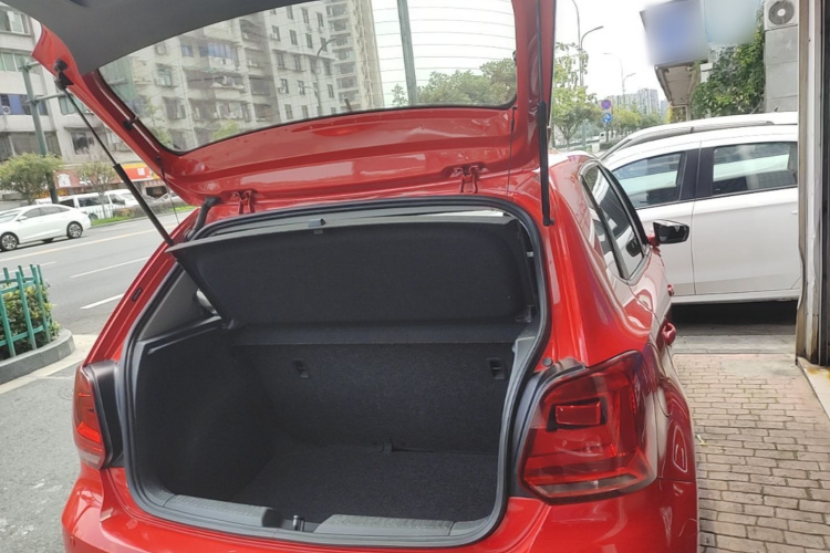 Volkswagen Polo 2017 car image #19