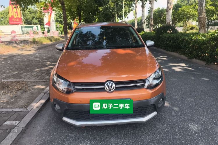Volkswagen Polo 2015 car image #3