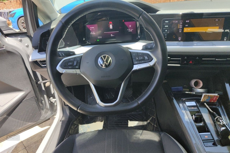 Volkswagen Golf 2022 car image #12