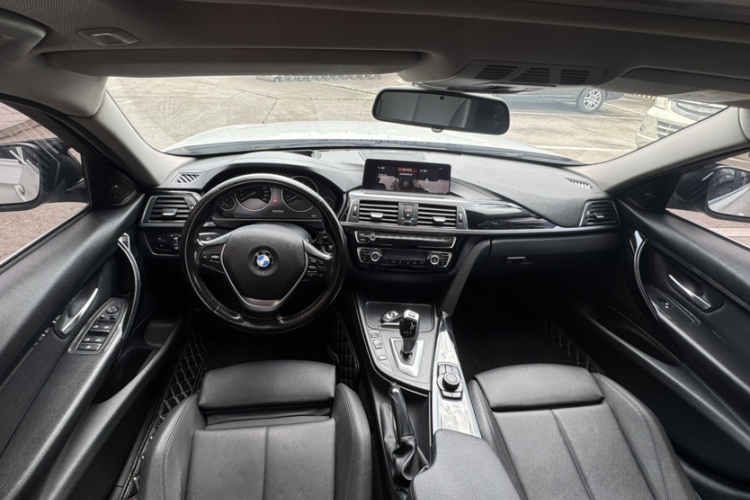 BMW 3 Series 2018 #9 BMW 3 Series 2018 car image #9