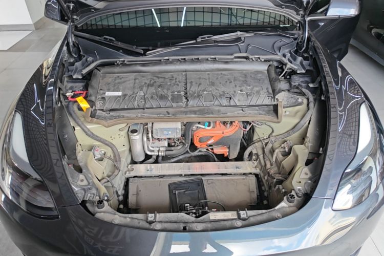 Tesla Model Y 2024 car image #20