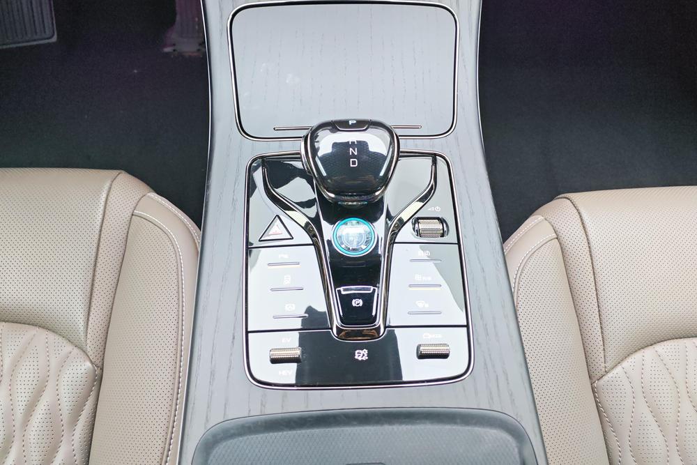 BYD Han 2023 car image #14