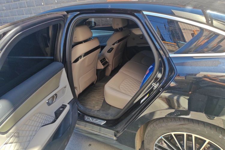 BYD Han 2024 immagine di auto #19