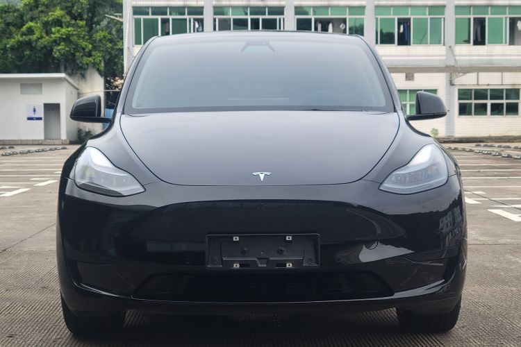 Tesla Model Y 2022 car image #3