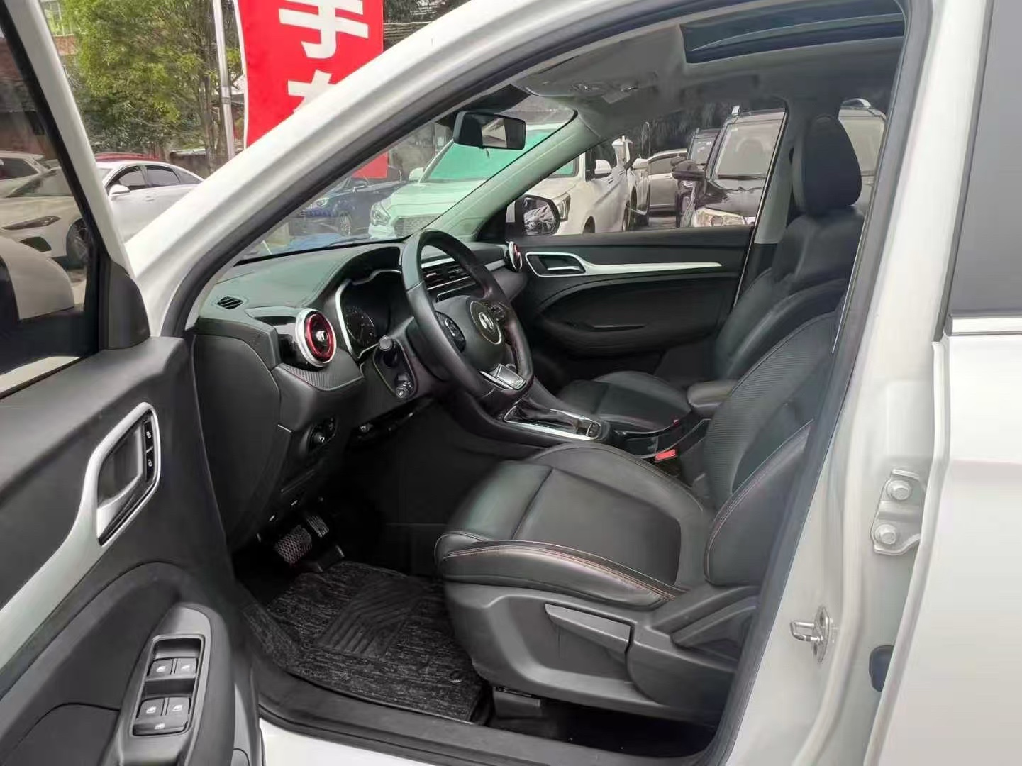 MG ZS 2020 immagine di auto #8