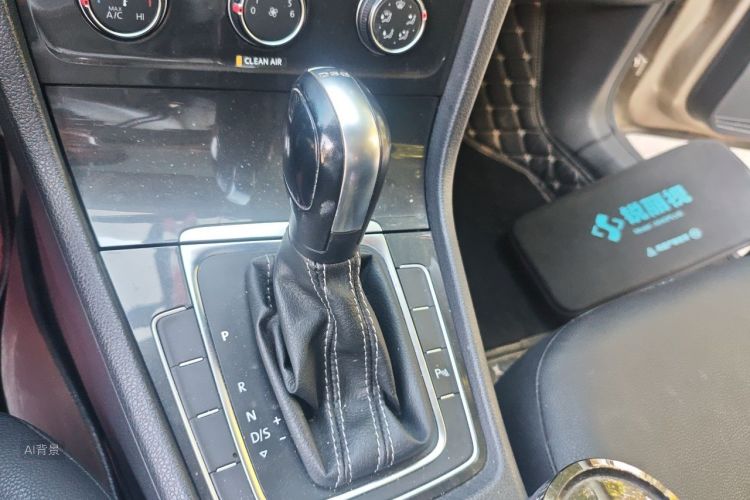 Volkswagen Golf 2017 car image #17