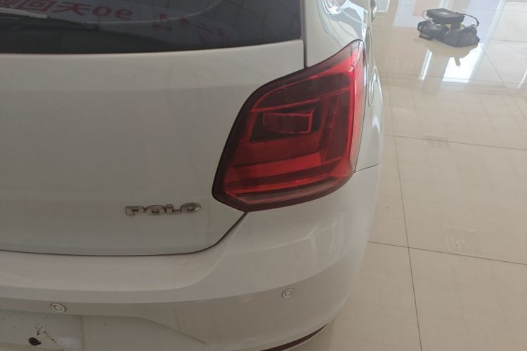 Volkswagen Polo 2018 car image #8