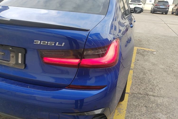 BMW 3 Series 2020 car image #8