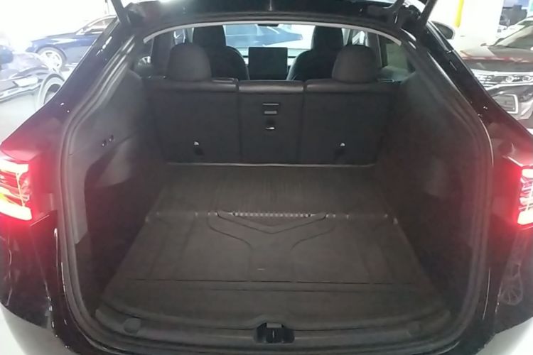 Tesla Model Y 2023 #19 Tesla Model Y 2023 car image #19