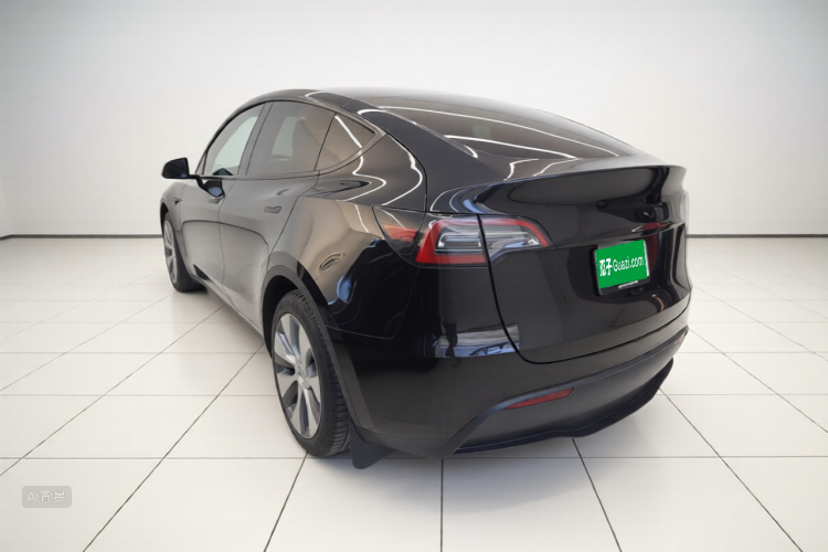 Tesla Model Y 2023 #5 Tesla Model Y 2023 car image #5