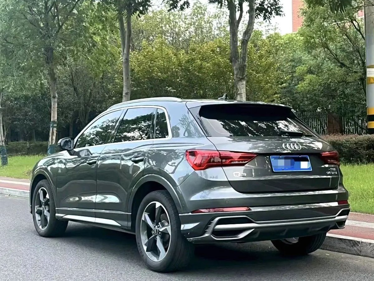 Audi Q3 2022 car image #6