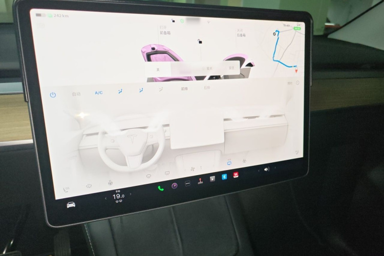 Tesla Model Y 2022 #17 Tesla Model Y 2022 car image #17