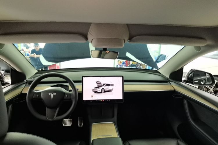 Tesla Model Y 2022 #18 Tesla Model Y 2022 car image #18