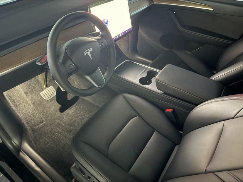 Tesla Model Y 2022 #4 Tesla Model Y 2022 car image #4