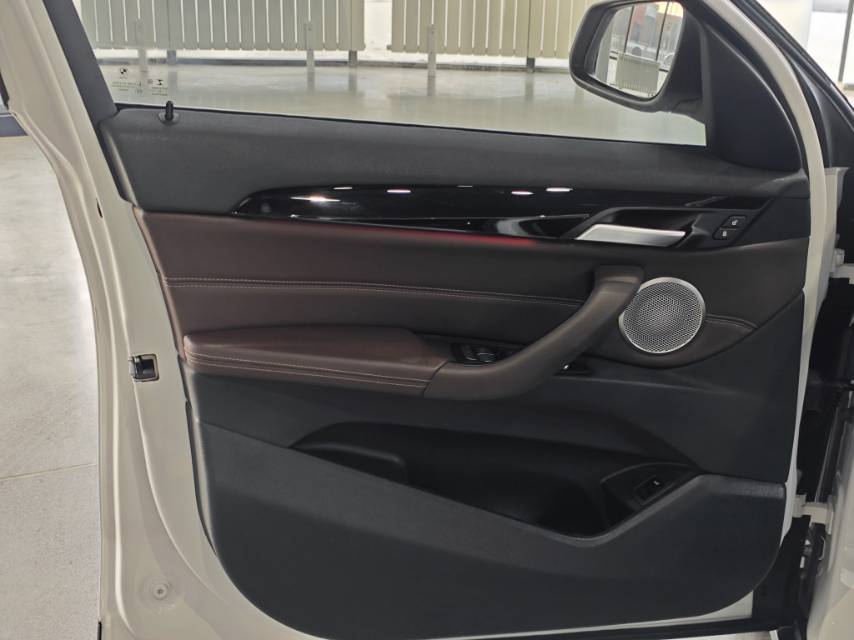 BMW X1 2021 car image #19