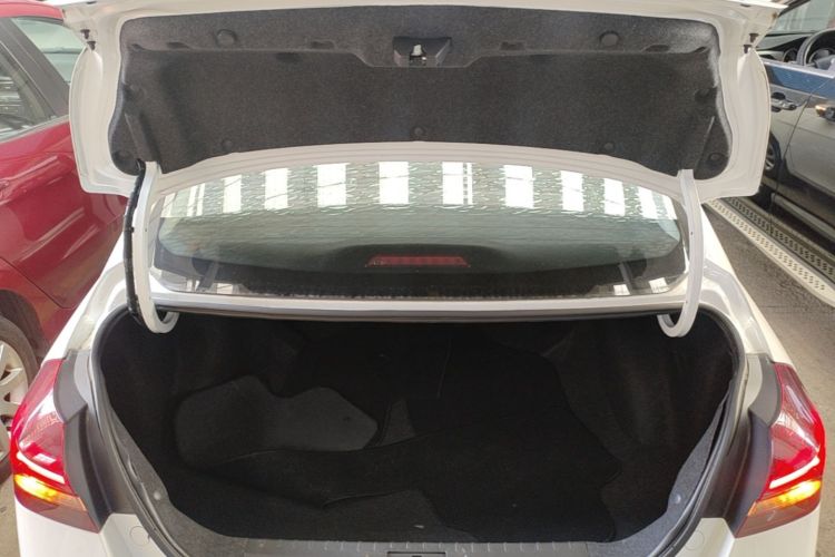 GEELY Emgrand 2021 #19 GEELY Emgrand 2021 car image #19