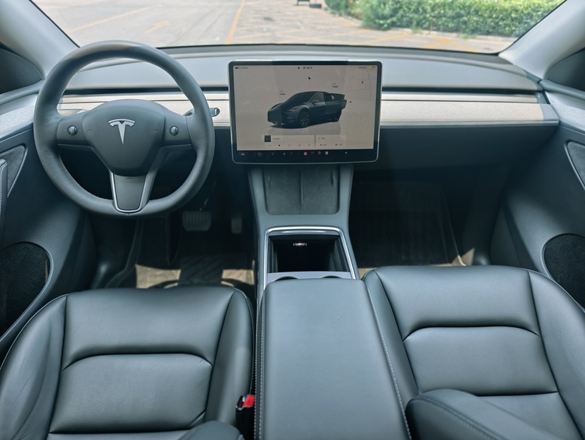 Tesla Model Y 2024 #6 Tesla Model Y 2024 car image #6