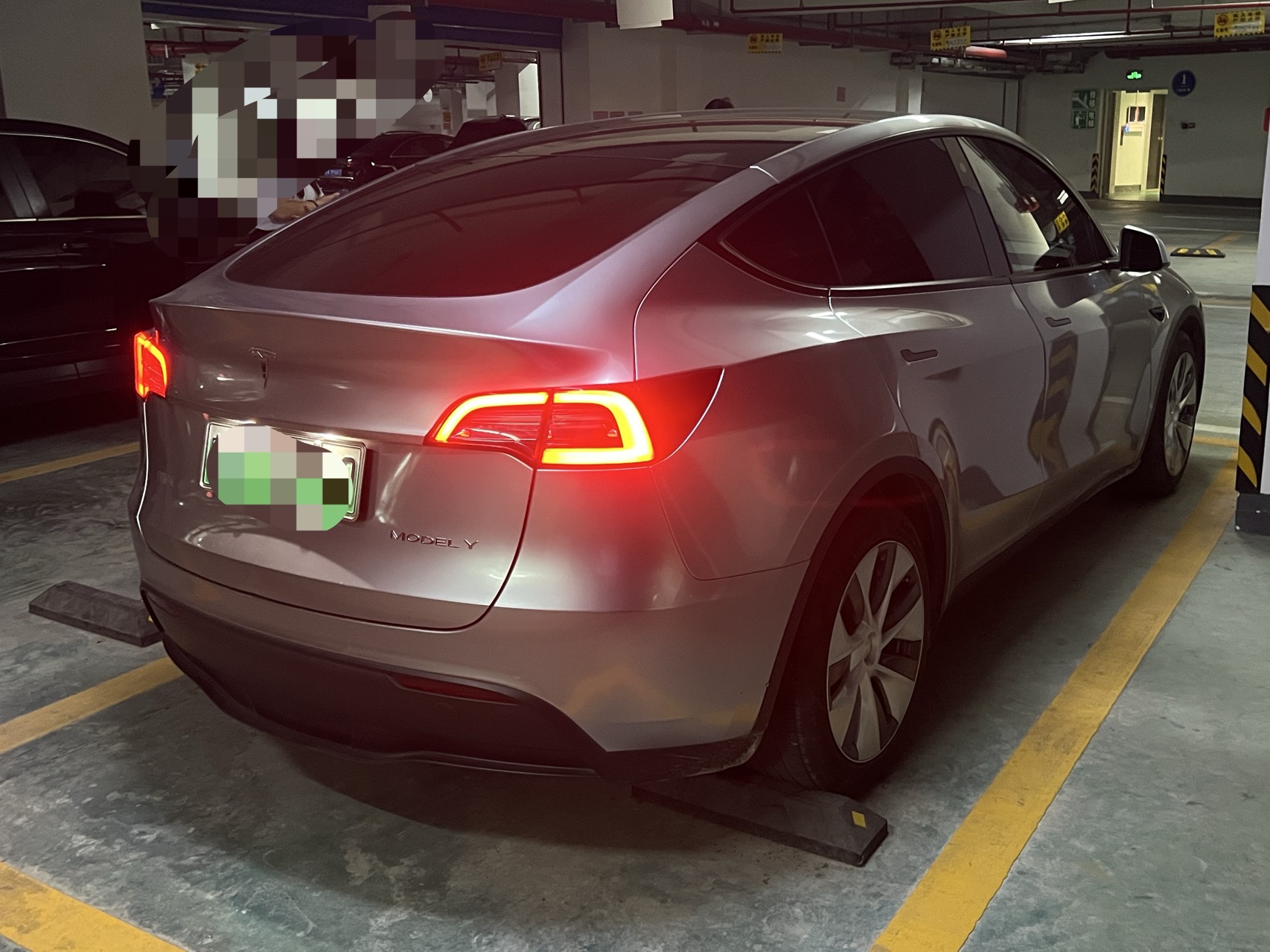 Tesla Model Y 2021 #2 Tesla Model Y 2021 car image #2
