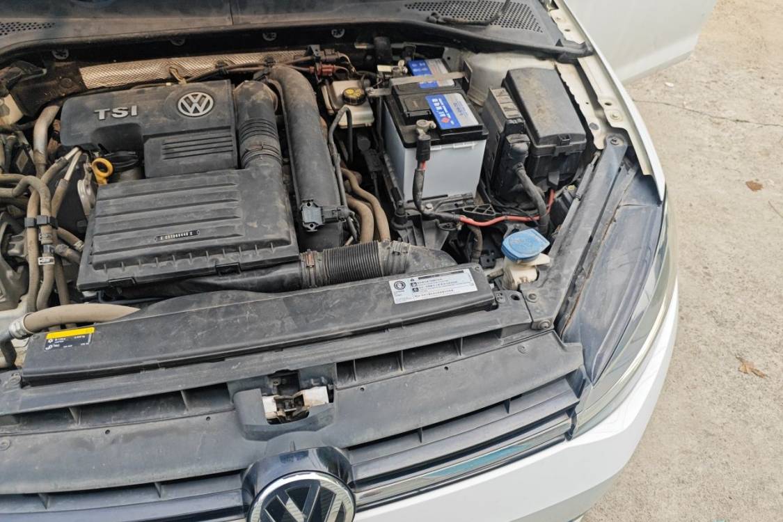 Volkswagen Golf 2018 car image #12