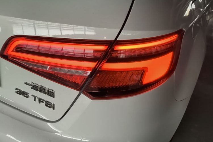 Audi A3 2019 car image #8