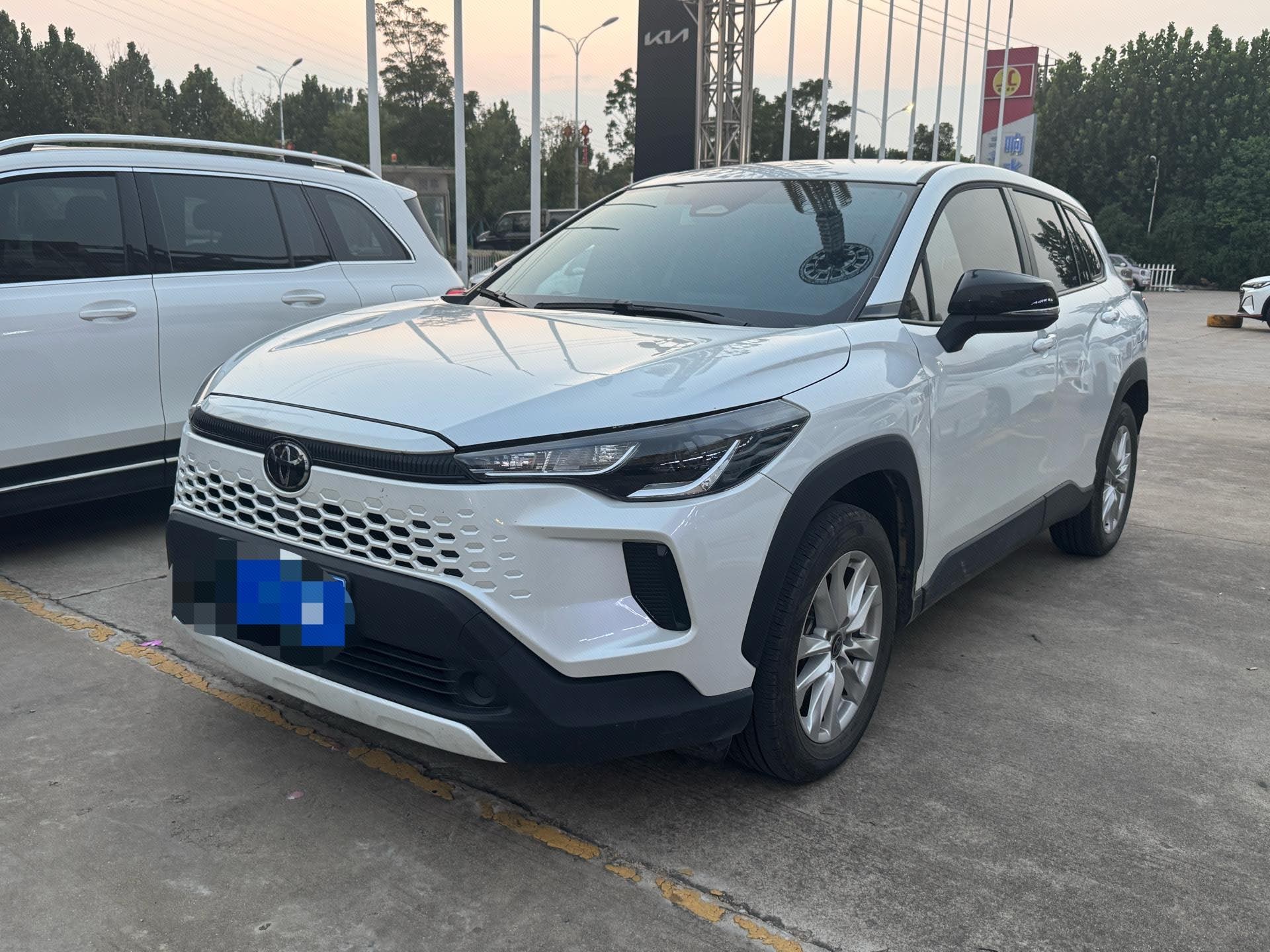 2025 2025 car image