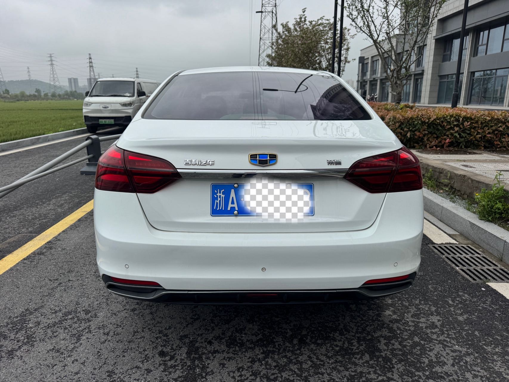 GEELY Emgrand 2019 imagen de coche #6