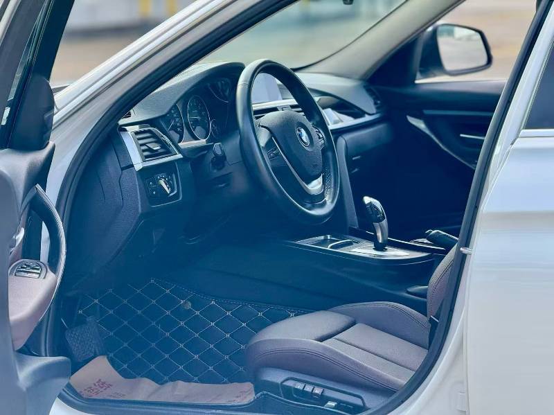 BMW 3 Series 2018 car image #5
