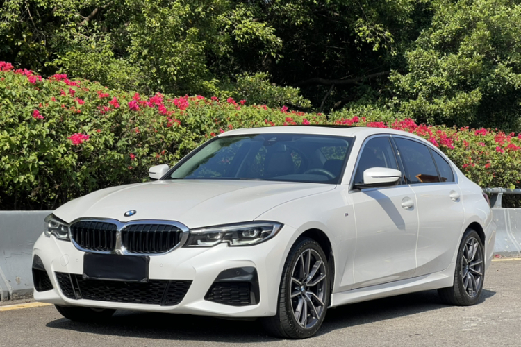 BMW 3 Series 2022 car image #6