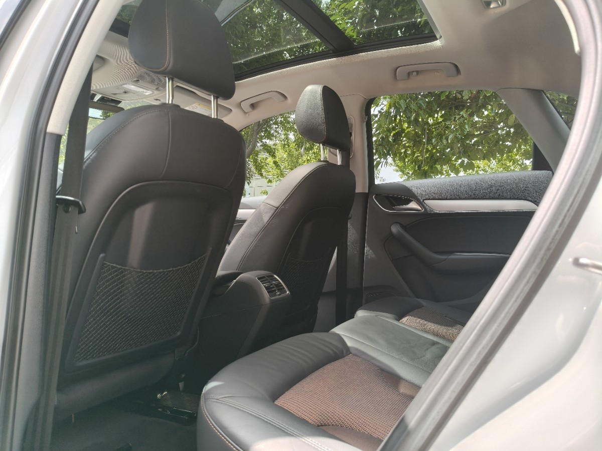 Audi Q3 2019 car image #7