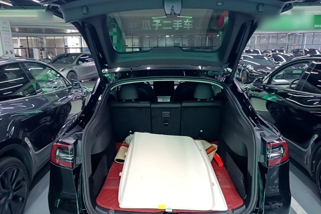 Tesla Model Y 2024 car image #5