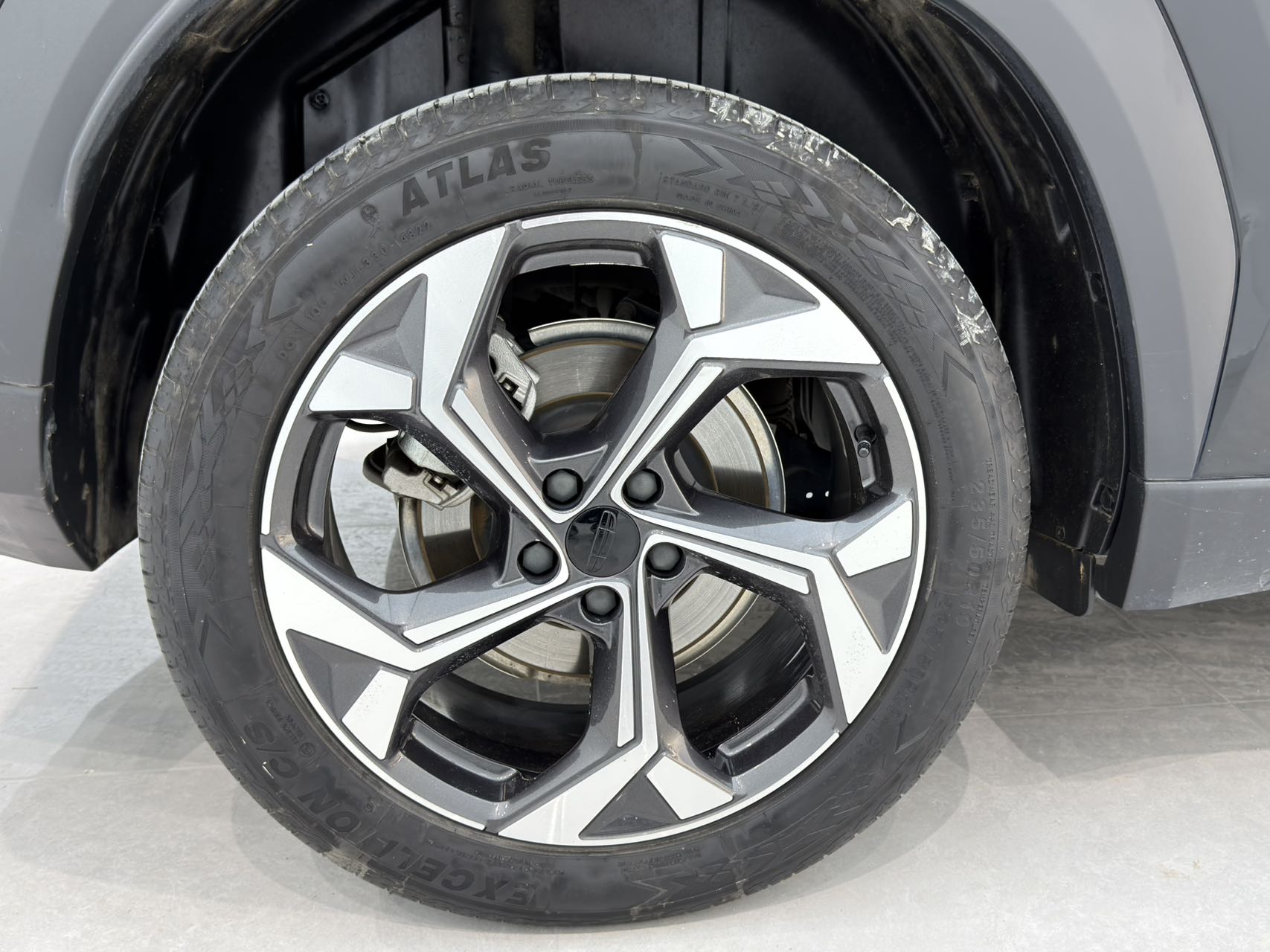 GEELY Boyue L 2023 car image #11